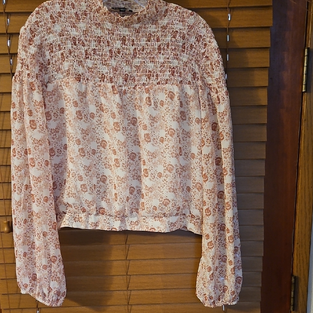 Floral Smocked Women's Top in Rose